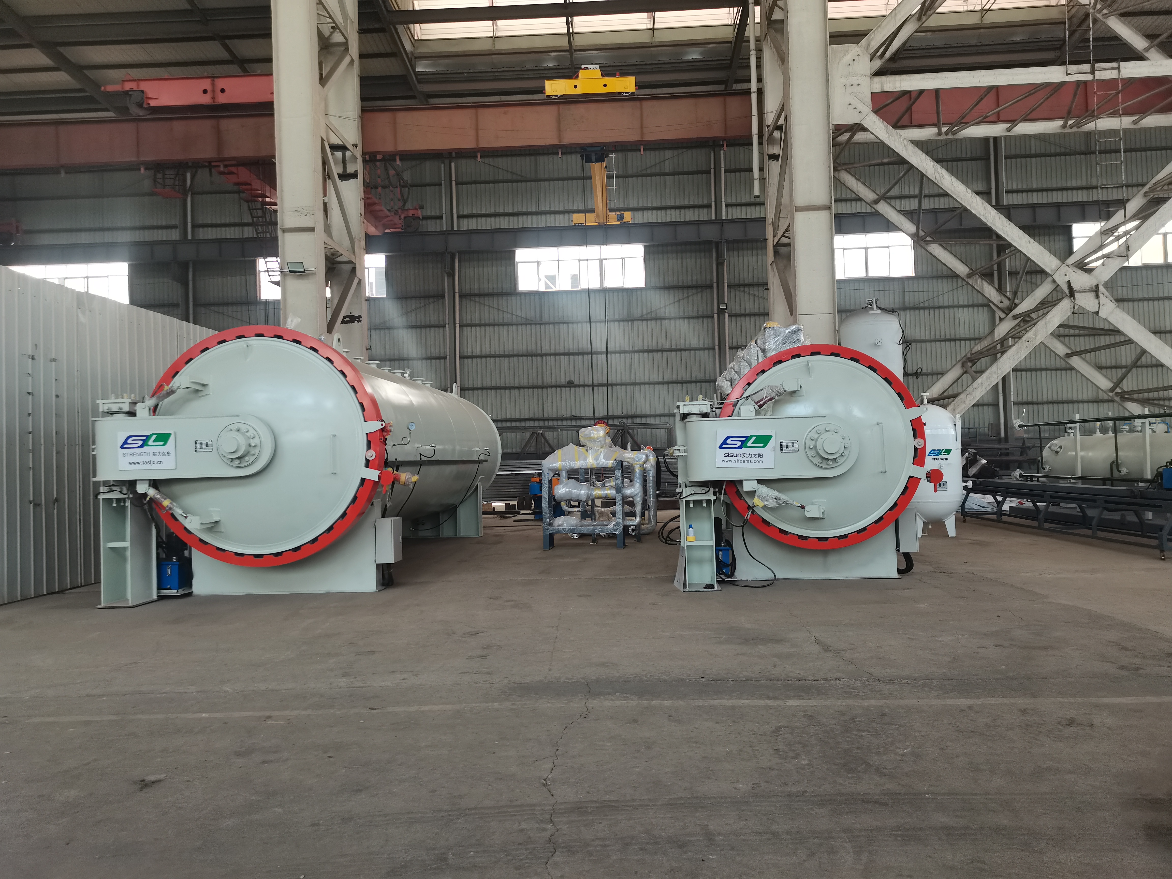 DN2000、DN2400兩臺新材料熱壓罐發(fā)往江蘇